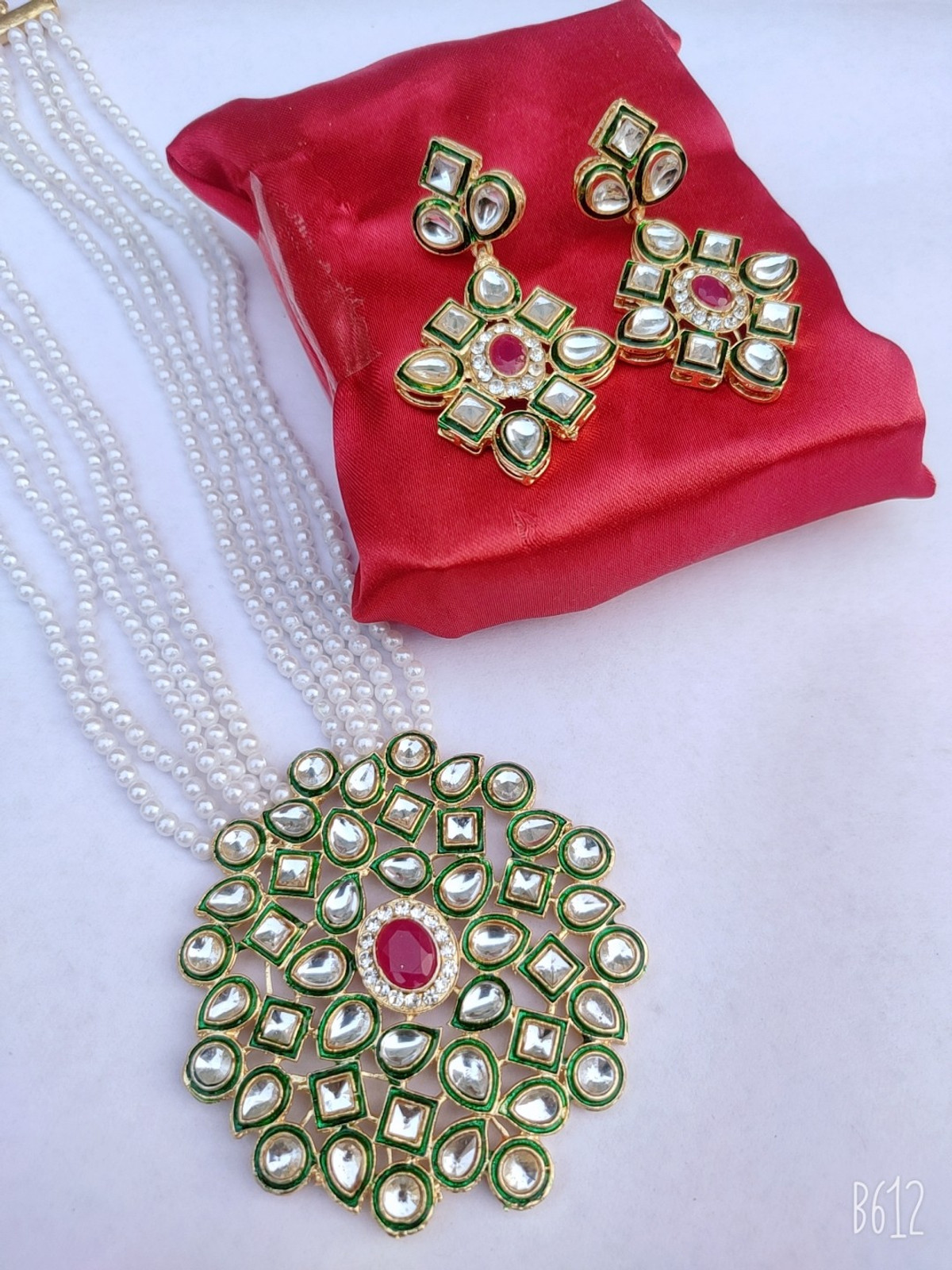 Shimti Alloy Gold-plated White, Gold Jewellery Set – White – view 2