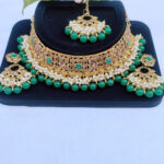 Shimti alloy jewel set green white green white